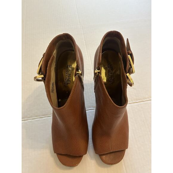 Michael Kors Sz 8.5 M Cheyenne Ankle Bootie Leather Brown Gold Accent 4” Heels - Picture 4 of 14